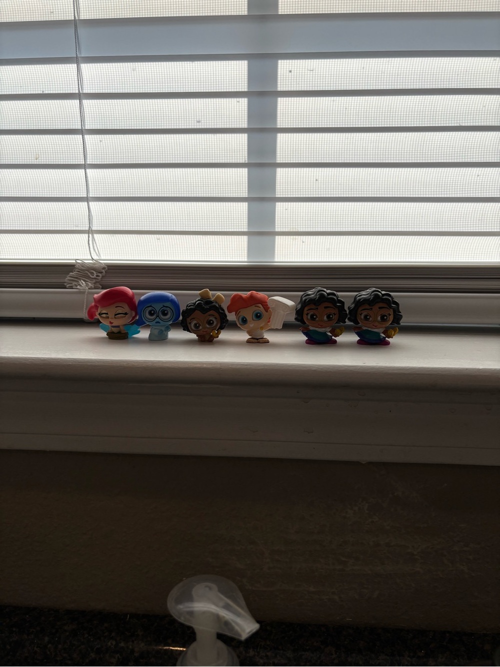 Lot of 6 Disney Doorables Figurines